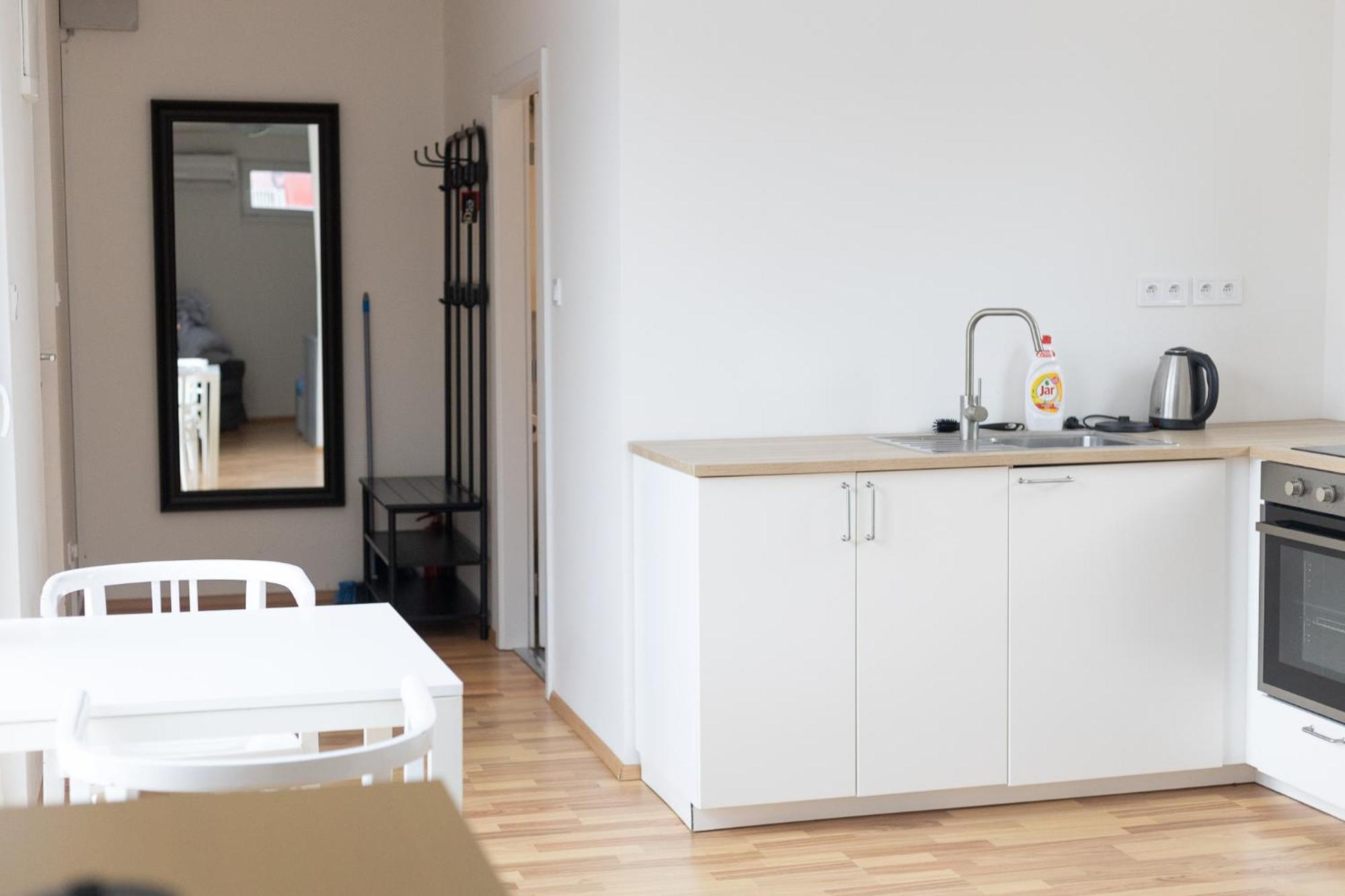 K9 **** Apartment